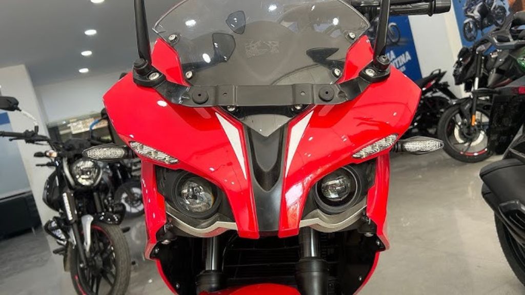 Bajaj Pulsar RS200 Bajaj Pulsar RS200