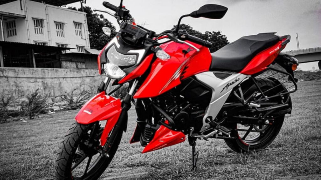 TVS Apache RTR 160 4V: तेज स्पीड, शानदार माइलेज के साथ मार्केट में मचाई धूम। TVS Apache RTR 160 4V: तेज स्पीड, शानदार माइलेज के साथ मार्केट में मचाई धूम।