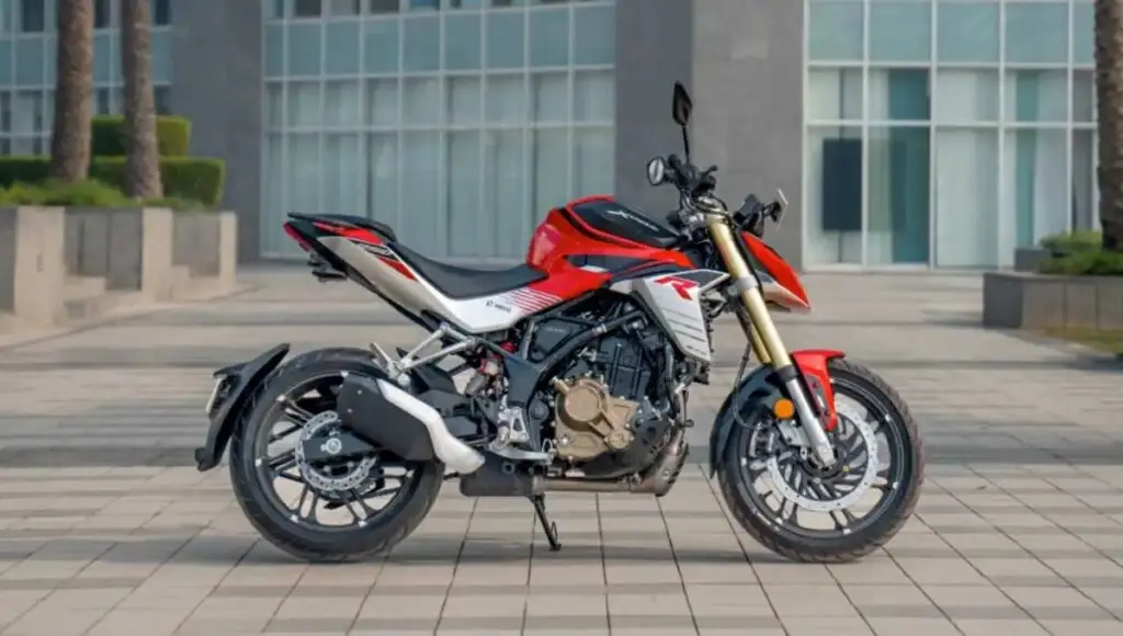 Hero Xtreme 250R में मिल रहा है शानदार लुक, माइलेज के साथ सफर होंगा जबरदस्त। Hero Xtreme 250R में मिल रहा है शानदार लुक, माइलेज के साथ सफर होंगा जबरदस्त।