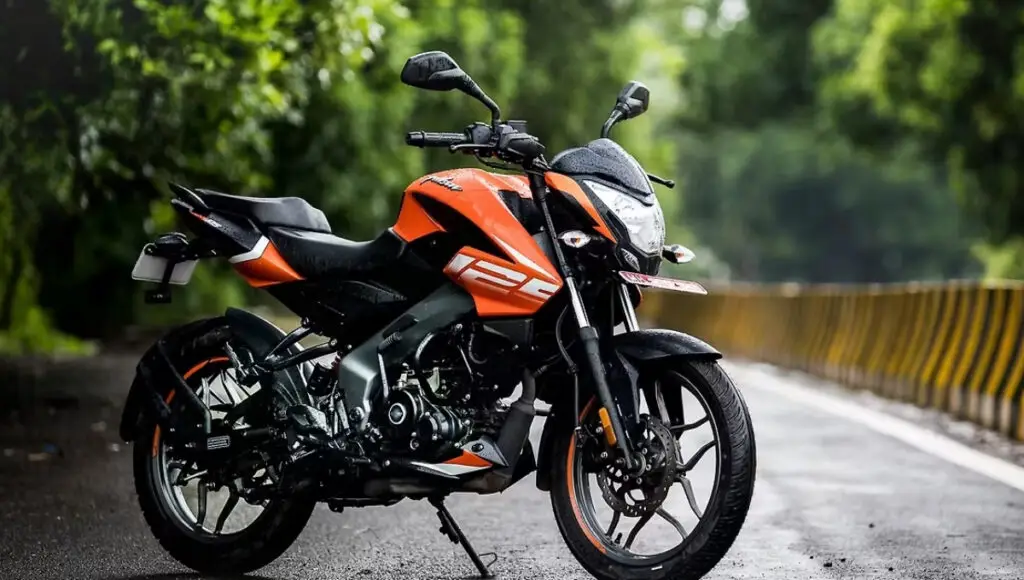 Bajaj Pulsar NS125 price: स्टाइलिश लुक, दमदार इंजन के साथ पल्सर ने की वापसी। Bajaj Pulsar NS125 price: स्टाइलिश लुक, दमदार इंजन के साथ पल्सर ने की वापसी।