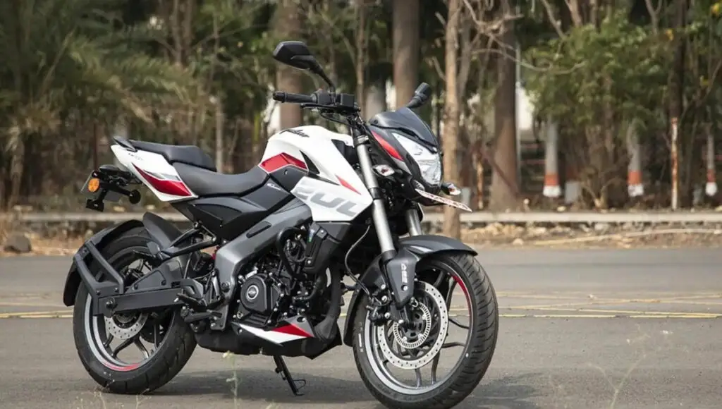 Bajaj Pulsar NS200 : दमदार इंजनोर स्टाइलिश लुक के साथ की वापसी। Bajaj Pulsar NS200 : दमदार इंजनोर स्टाइलिश लुक के साथ की वापसी।