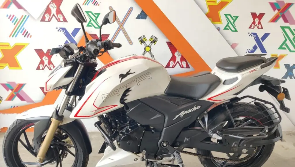 TVS Apache RTR 200 4V : जबरदस्त परफॉमेंस और शानदार लुक के साथ वापसी। TVS Apache RTR 200 4V : जबरदस्त परफॉमेंस और शानदार लुक के साथ वापसी।