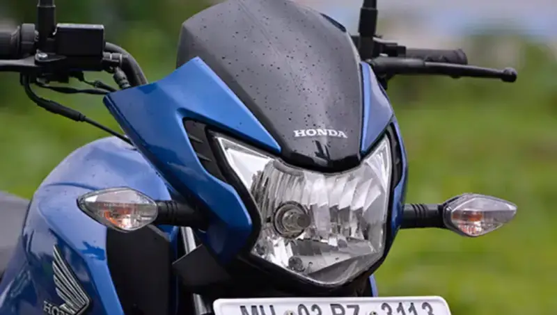 Honda Livo: 109cc के साथ दिखाया कलर में भी जलवा। Honda Livo: 109cc के साथ दिखाया कलर में भी जलवा।