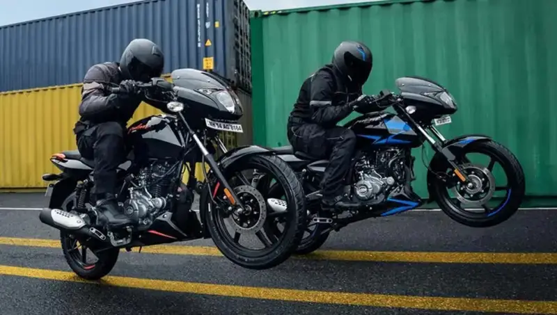 Bajaj Pulsar 125: 124.4 cc दमदार इंजन के साथ मिलेंगे अलग अलग कलर में। Bajaj Pulsar 125: 124.4 cc दमदार इंजन के साथ मिलेंगे अलग अलग कलर में।
