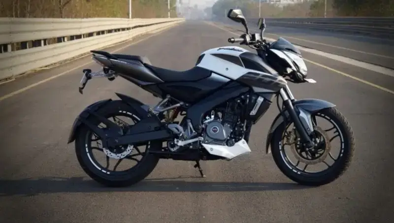 Bajaj Pulsar NS200: मात्र 1.57 लाख रुपए में घर ले आए यह बाइक। Bajaj Pulsar NS200: मात्र 1.57 लाख रुपए में घर ले आए यह बाइक।