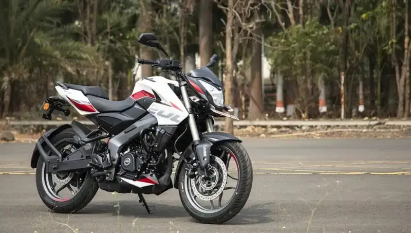 Bajaj Pulsar NS200: मात्र 1.57 लाख रुपए में घर ले आए यह बाइक। Bajaj Pulsar NS200: मात्र 1.57 लाख रुपए में घर ले आए यह बाइक।