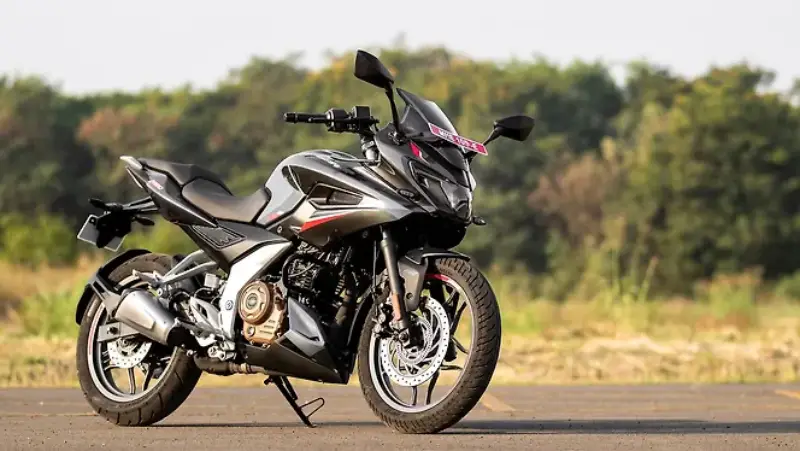 Bajaj Pulsar 250 bike हो रही है 45kmpl के माइलेज के साथ लांच। Bajaj Pulsar 250 bike हो रही है 45kmpl के माइलेज के साथ लांच।