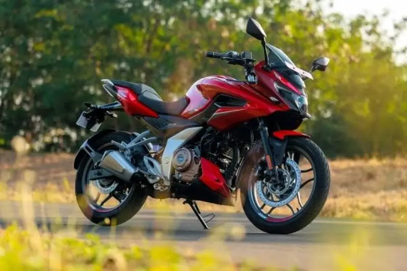 Bajaj Pulsar 250 bike हो रही है 45kmpl के माइलेज के साथ लांच। Bajaj Pulsar 250 bike हो रही है 45kmpl के माइलेज के साथ लांच।