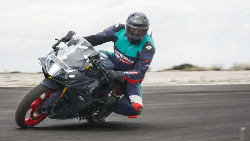 TVS Apache RR 310: अब 37.48bhp के पावर के साथ कीमत रहेंगी इतनी। TVS Apache RR 310: अब 37.48bhp के पावर के साथ कीमत रहेंगी इतनी।
