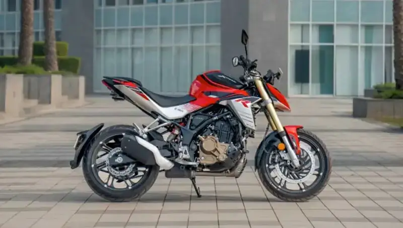 Hero Xtreme 250R: स्टाइलिश लुक के साथ इंजन भी मिल रहा है शानदार।
