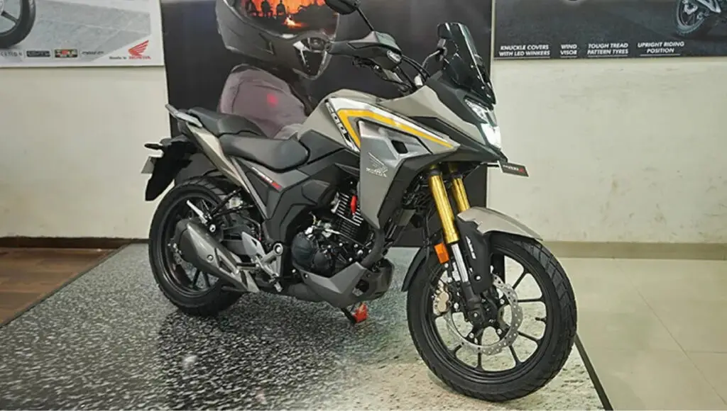 Honda CB200X: एडवेंचर लुक में फिर से मचाएंगी तहलका, इंजन है धाकड़। Honda CB200X: एडवेंचर लुक में फिर से मचाएंगी तहलका, इंजन है धाकड़।