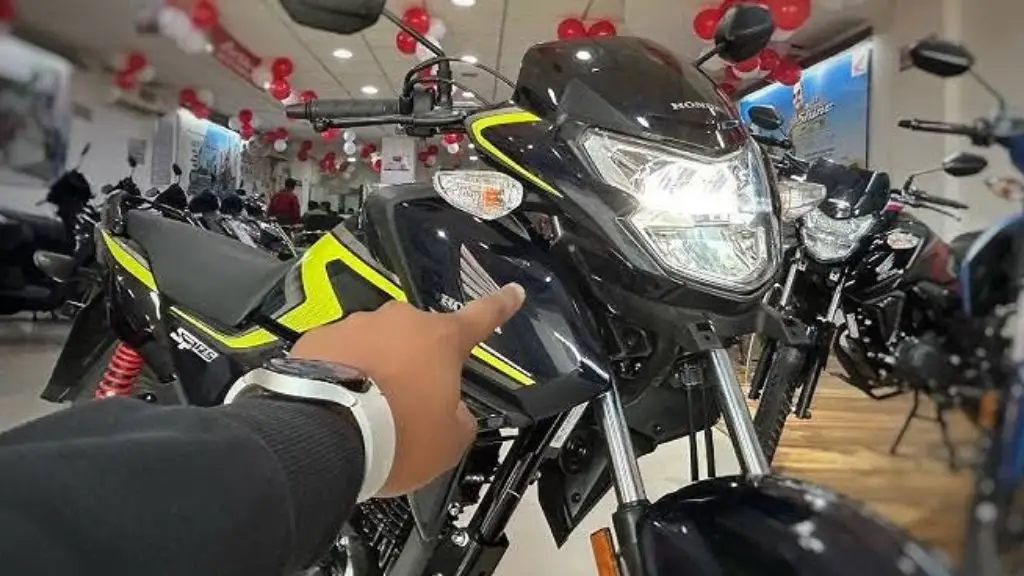 New Honda Sp 125 Bike मजबूत इंजन और शानदार माइलेज के साथ फिर से मचाएंगी गर्दा। New Honda Sp 125 Bike मजबूत इंजन और शानदार माइलेज के साथ फिर से मचाएंगी गर्दा।