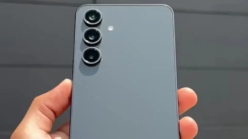 Samsung Galaxy S25 FE हुआ लांच, कीमत है इतनी। Samsung Galaxy S25 FE हुआ लांच, कीमत है इतनी।