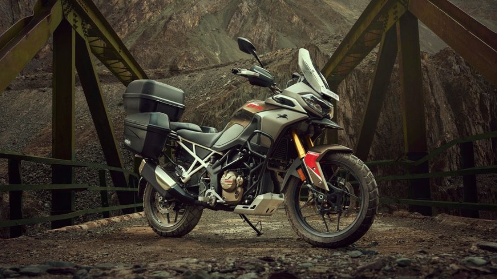 TVS Apache RTX 300 price