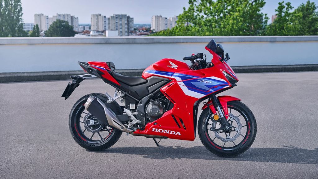 Middleweight sport motorcycle