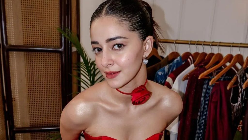 ananya pandey bikini
