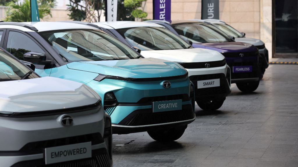 top selling cars in india 2025